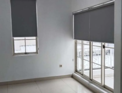 Manfaat dan Keunggulan Roller Blind Untuk Ruangan Kantor